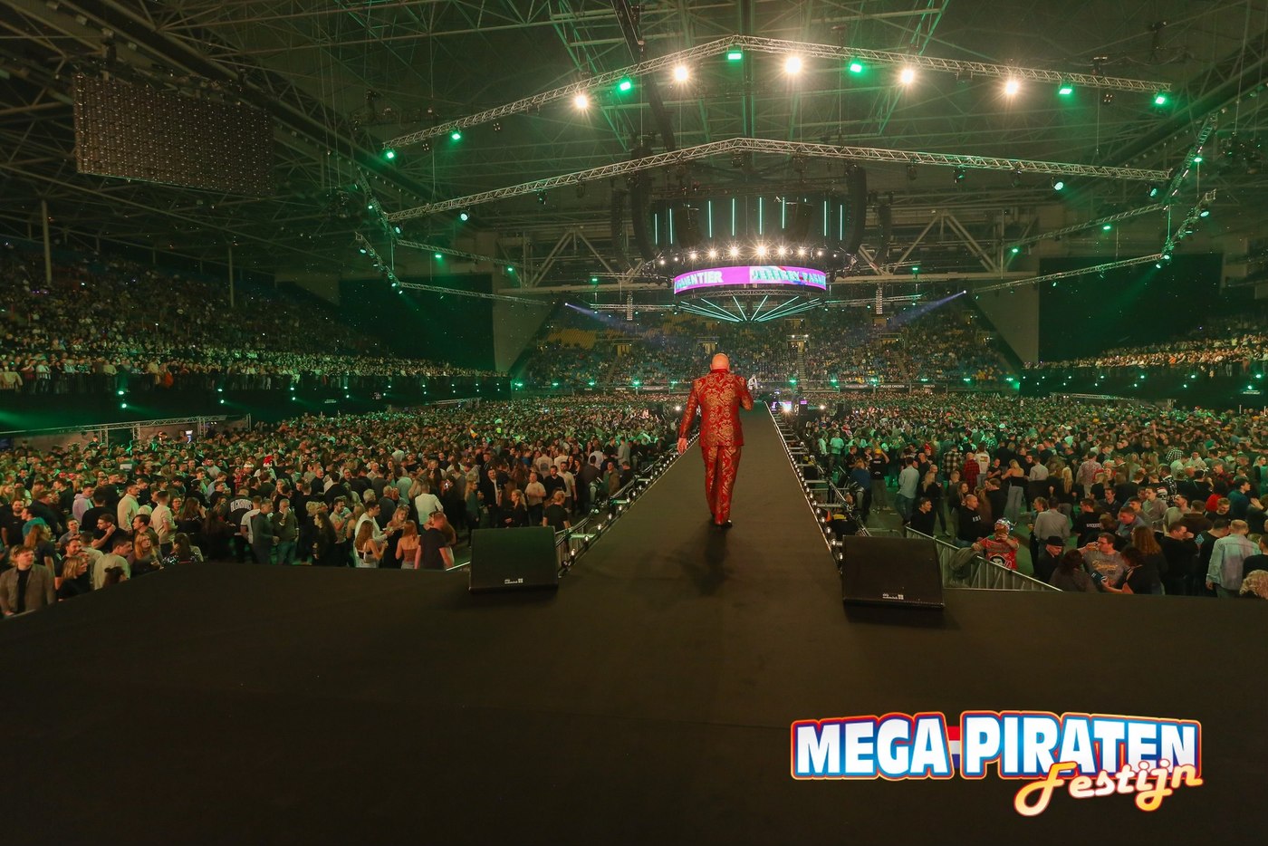 Publiek en optreden bij Mega Piraten Festijn in GelreDome